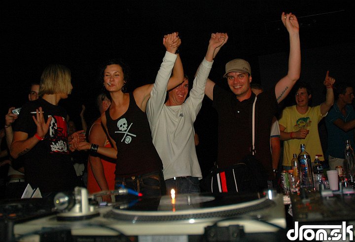 Misa Salacova & DJ Home & Dalin :o) hands up!