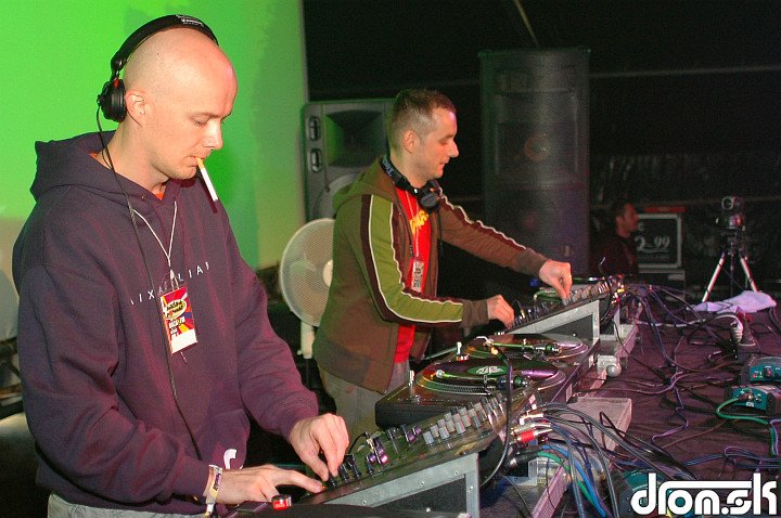 DJ Breeth & DJ Schimek @ Bažant Pohoda 2006