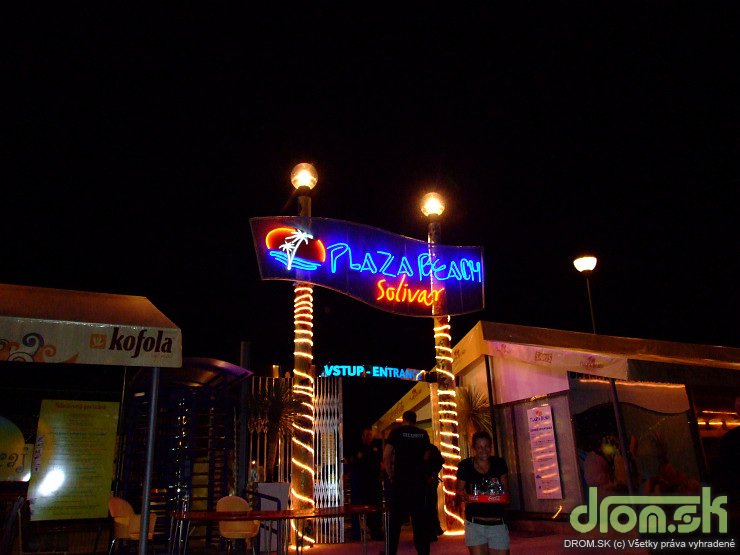 Plaza Beach Solivar - night