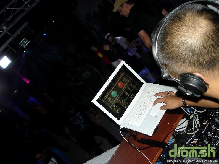 DJ AT WORK 