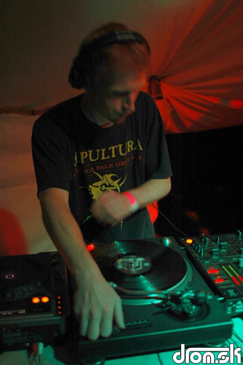 DJ Fractor